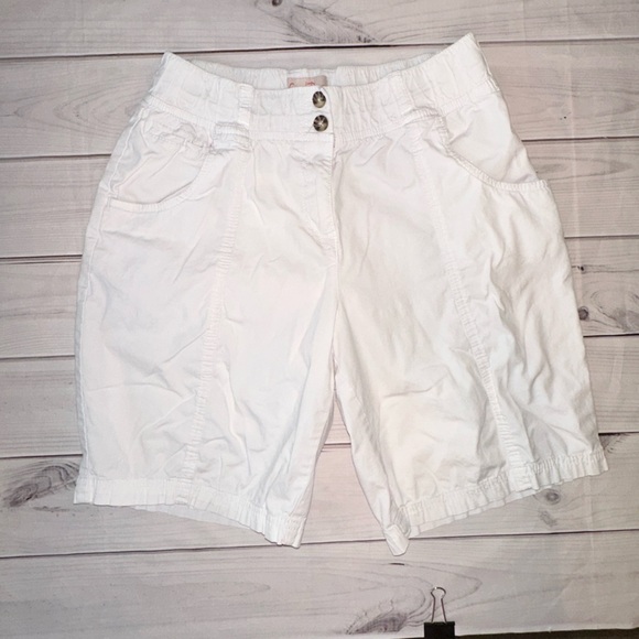 Women's White Casual Shorts By Coral Bay Size 10 P Summer Spring Walking Casual - Picture 1 of 7